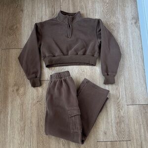 Amazon QINSEN Women’s Chestnut Brown Cropped Sweatshirt and Cargo Sweatpant Set